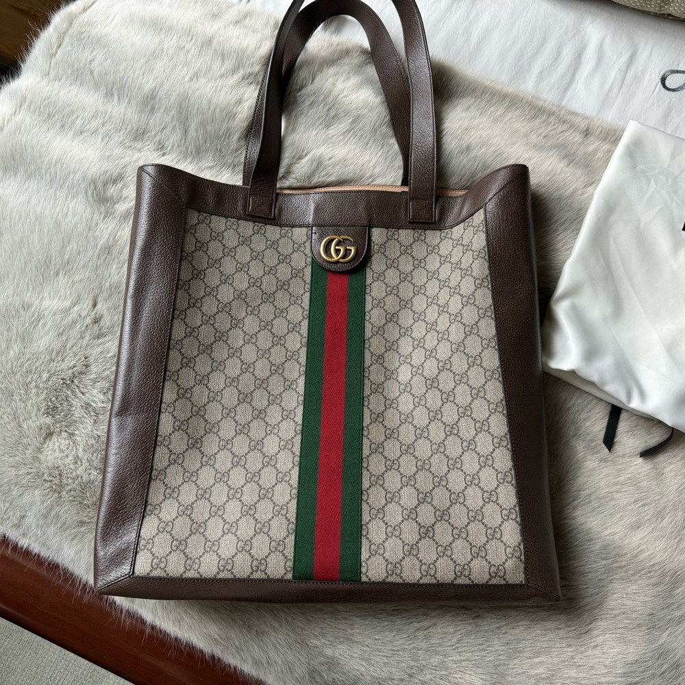 Gucci Tote GG Supreme Large Ophidia Vertical Shopping Tote Brown